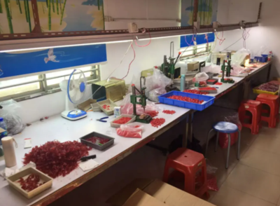 代工廠驚現(xiàn)'內(nèi)鬼' 奧特曼玩具遭仿冒涉案400萬余元，資深粉絲識破包裝破綻立功